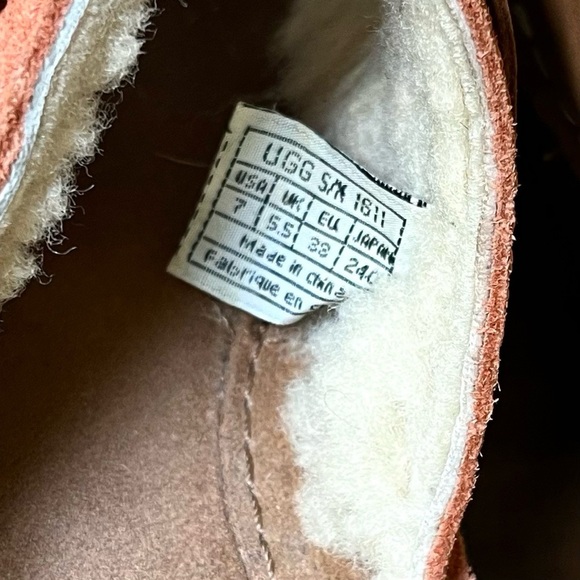 UGG Womens Sherpa Lined Fuzzy Leather Sandals Sz 7 Slip On Slides Sheepskin EUC - Picture 2 of 10